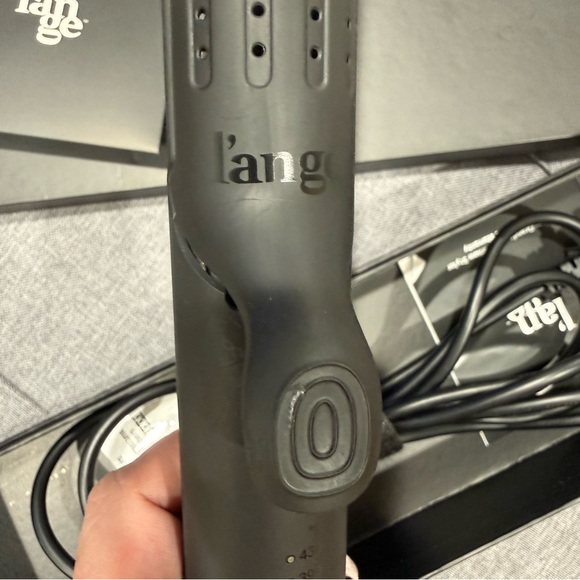 L’ANGE Hair Curler with Cooling Air Vents hair straightener flat iron - Picture 2 of 8